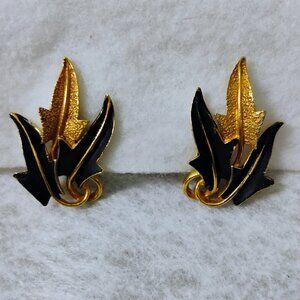Mode Art Goldtone with Black Earrings (251)